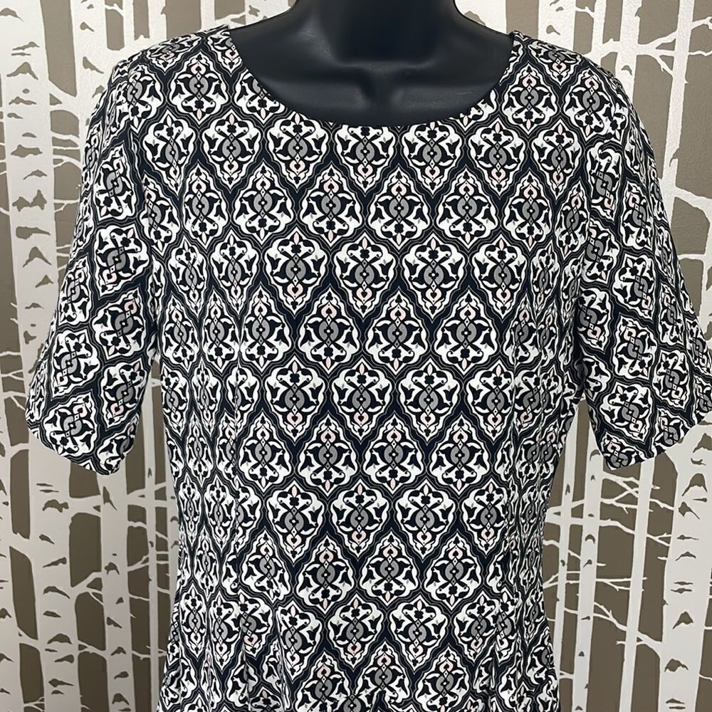 NEW Graphic Printed Fit & Flare Dress sz 10 - Picture 2 of 16